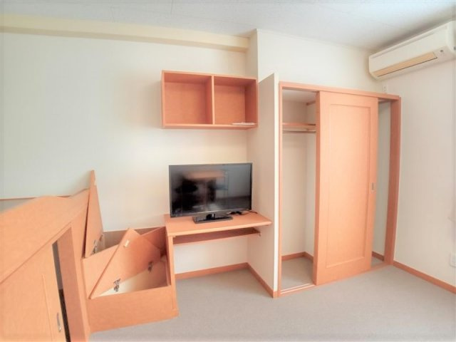 【居間・リビング】 | レオパレスシルカーヤ | 設備・仕様は号室により異なる為、現況を優先致します。