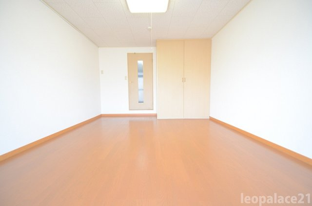 【居間・リビング】 | レオパレス英（ＨＡＮＡＢＵＳＡ） | 設備・使用は号室により異なる為、現況を優先致します。