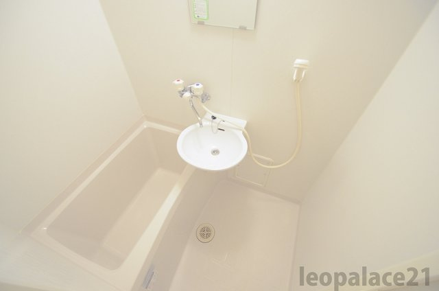 【浴室】 | レオパレススリーアーチⅡ | 設備・使用は号室により異なる為、現況を優先致します。