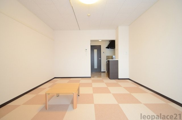 【居間・リビング】 | レオネクスト綾 | 設備・使用は号室により異なる為、現況を優先致します。