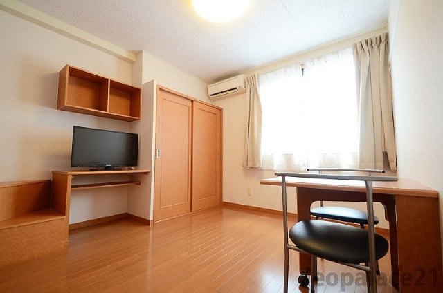 【居間・リビング】 | レオパレスシルカーヤ | 設備・仕様は号室により異なる為、現況を優先致します。