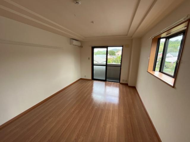 【内装】 | エバーハイム岩津 | 室内