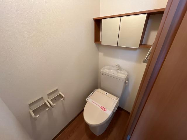 【トイレ】 | エバーハイム岩津 | シャワー付トイレ