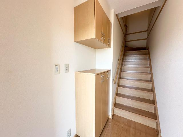 【玄関】 | ＡＮＤ　ＯＮＥ　西棟 | 玄関