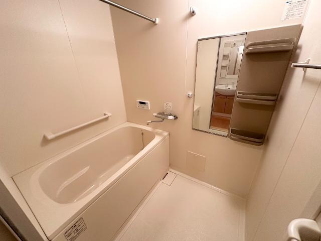 【浴室】 | ＡＮＤ　ＯＮＥ　西棟 | バス