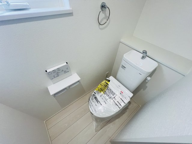 東海市荒尾町細高根1-69『仲介手数料無料』新築戸建てのトイレ