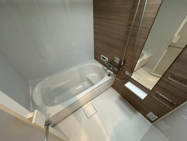 アプリーレ住吉本町の浴室