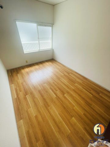 ドミールあざみの洋室