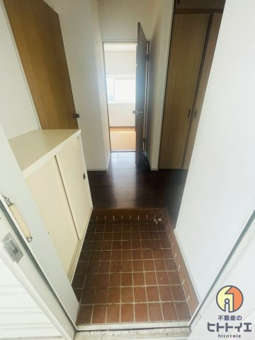 ドミールあざみの玄関