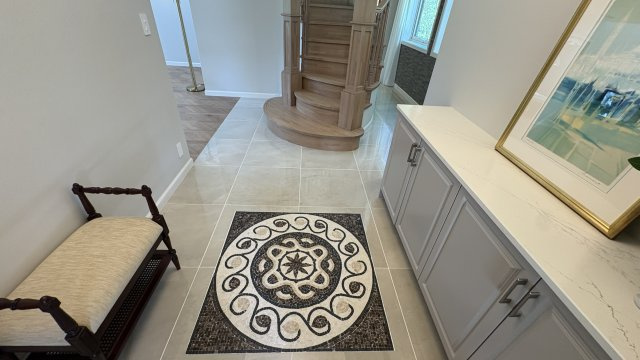 南軽井沢 燦々と陽が降り注ぐレンガの新築戸建ての玄関