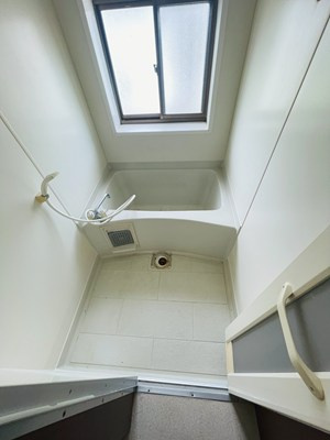 ドミールあざみⅢの浴室