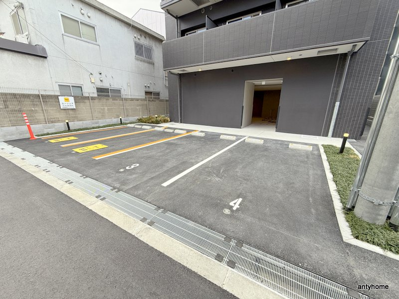 エスリードレジデンス東三国デュオ　仲介手数料無料の駐車場