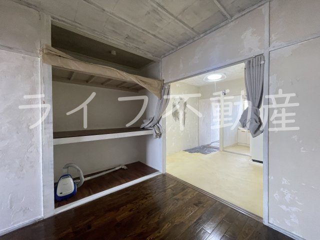 コンラッド長瀬の内装|明るい色調の室内です