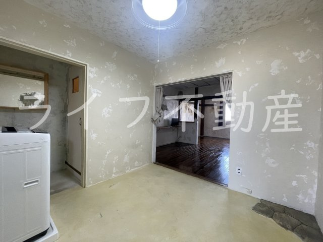 コンラッド長瀬の居間・リビング|こちらの居間で趣味の時間をお楽しみください