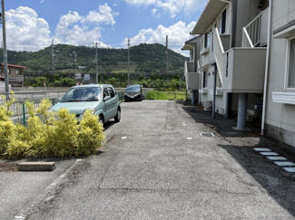 【駐車場】