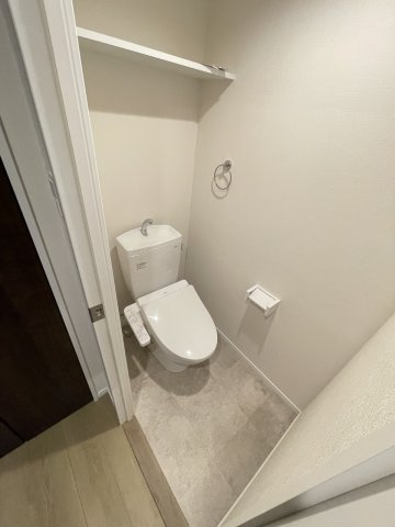 サンテラス・TUTOMIのトイレ|ゆったりとした空間のトイレです