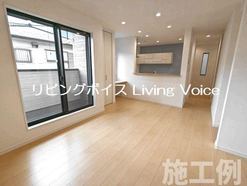 【居間・リビング】 | 【仲介手数料０円】相模原市中央区清新6丁目　新築一戸建て　7号棟　全10棟 | 相模原市中央区清新6丁目　新築一戸建て　全10棟