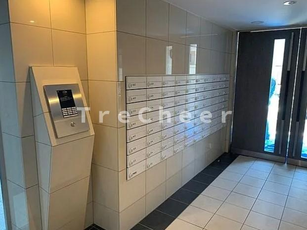 グランフォース西川口のエントランス