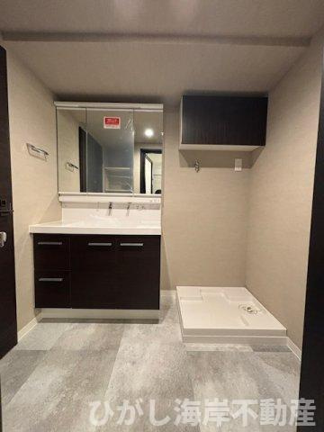 グレーシア湘南平塚の独立洗面台|新規リフォーム完了！　三面鏡化粧台