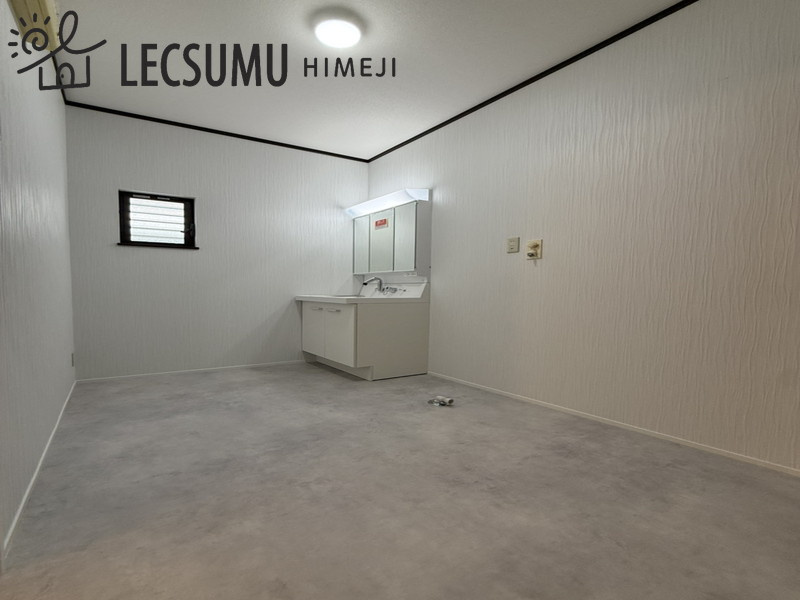 姫路市大津区真砂町／中古戸建の独立洗面台