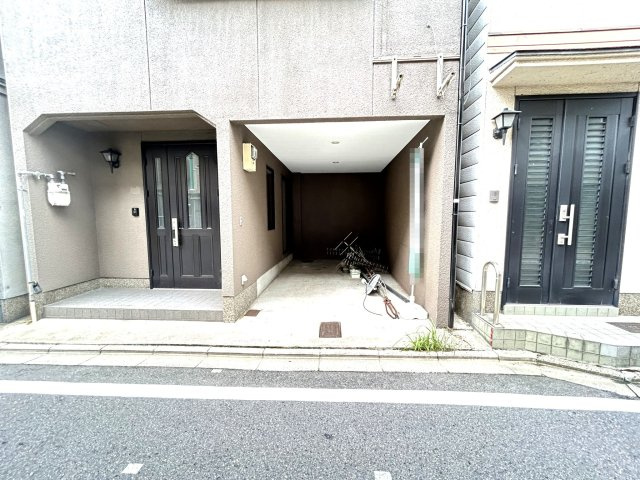 ◆「ＪＲ藤森」駅徒歩３分◆内外装リフォーム済みの美宅◆収納豊富な３DK◆伏見区深草大亀谷東寺町の駐車場|駐車場