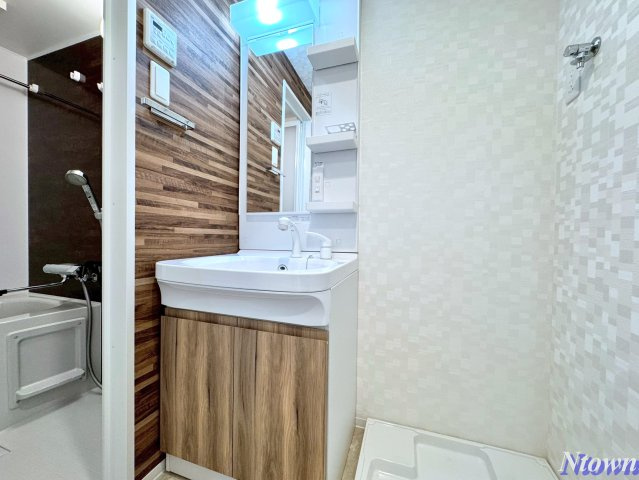 【独立洗面台】 | S-RESIDENCE浅間町駅前axial | 朝の支度にも助かる、独立の洗髪洗面化粧台
