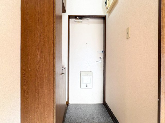 ノーブルＢの玄関