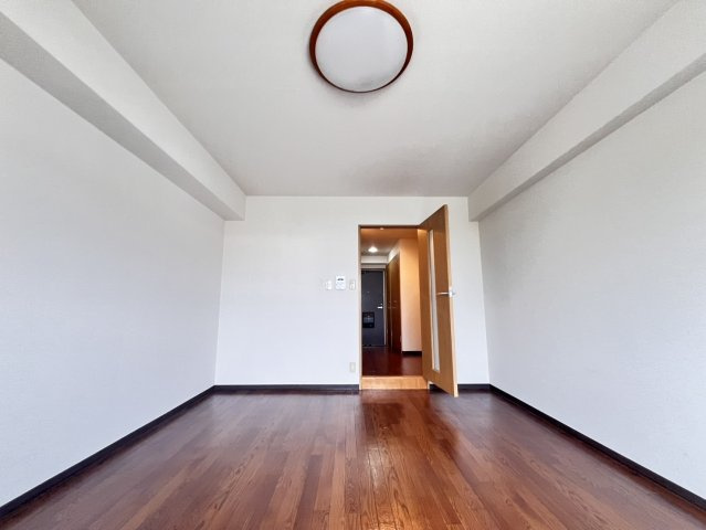 グランディールハイツの洋室