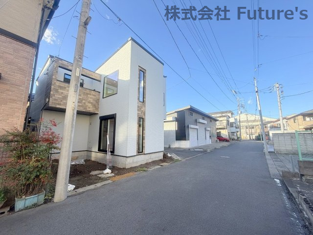 三郷市新和5丁目　新築戸建　全1棟の前面道路含む現地写真|前面道路含む現地写真です。
