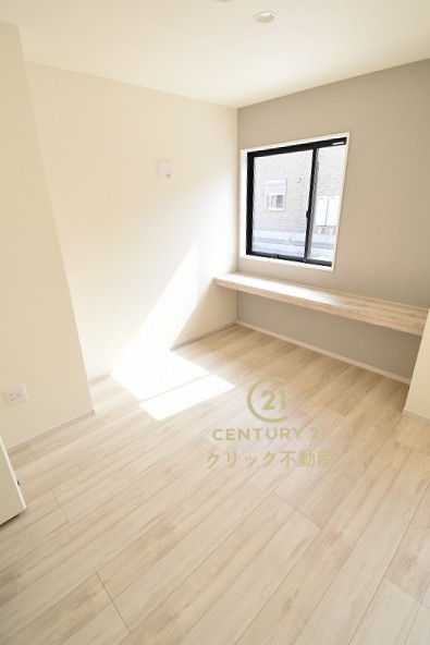 Terrace　水戸市笠原町　2期 　4の居間・リビング|リビングのカウンターは家族共有のパソコンを置いたり、ちょっとした書き物ができたりする、自由で便利なスペースです。お茶を飲む休憩スペースにもいいですね。