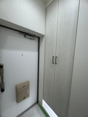新宿ニューハウジングの玄関|シューズボックス有