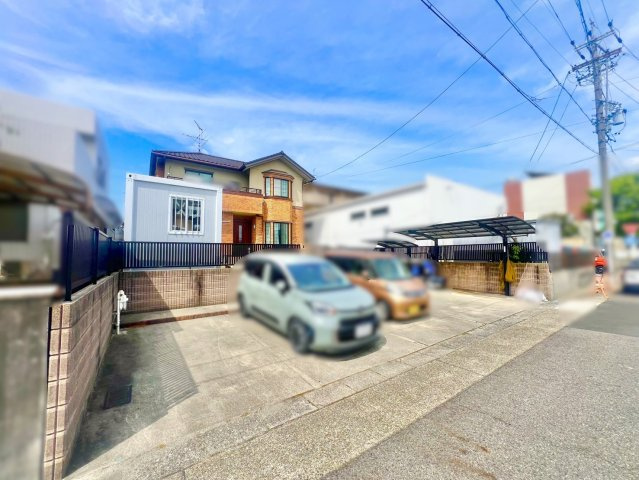 名東区香流一丁目戸建の前面道路含む現地写真
