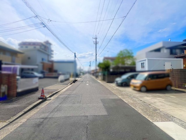 名東区香流一丁目戸建の前面道路含む現地写真