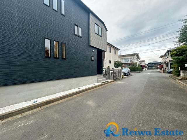 新築戸建　茅ヶ崎市高田3丁目の前面道路含む現地写真