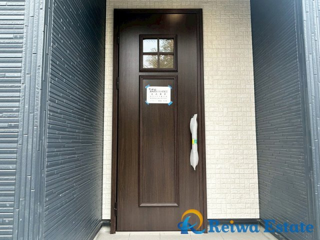 新築戸建　茅ヶ崎市高田3丁目の玄関