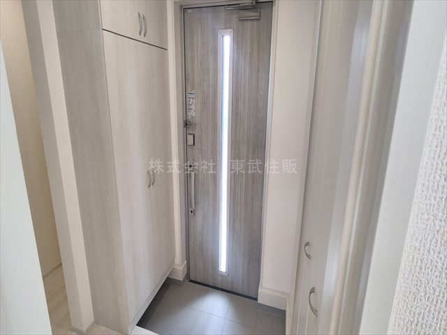 【玄関】 | 川越市大仙波 | 収納もある玄関です