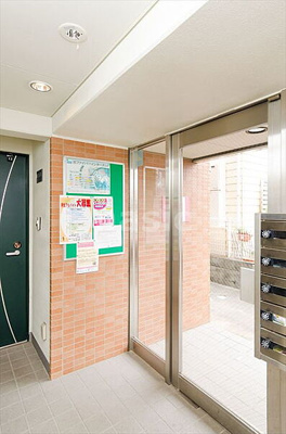 【エントランス】 | パルティール用賀 | 全室フローリング仕様！全室角部屋で人気のバストイレ別・