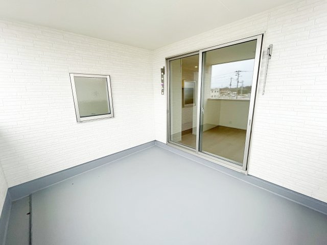 新築戸建・建売　本宮市岩根　Livele Garden　全12棟のバルコニー