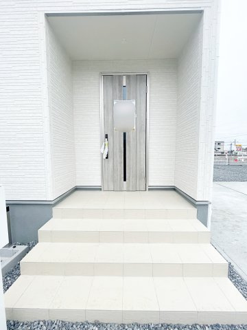 新築戸建・建売　本宮市岩根　Livele Garden　全12棟の玄関