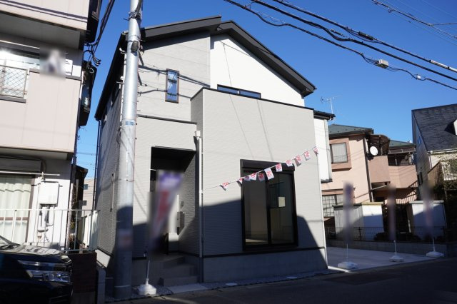 越谷市蒲生西町2丁目 新築分譲住宅の前面道路含む現地写真