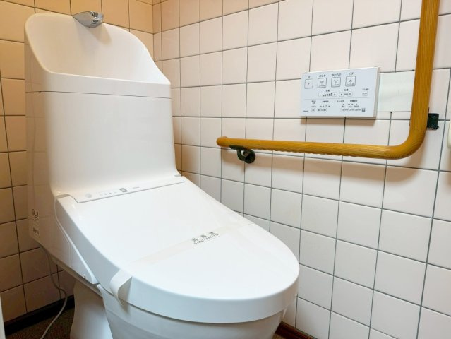 甲山グリーンハイツのトイレ|壁リモコンで両サイドがスッキリ。多彩な機能付で清潔なトイレ空間に♪