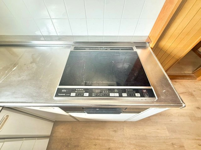 甲山グリーンハイツの設備|ＩHクッキングヒーター付き！フラットな天板でお手入れも簡単ですね♪