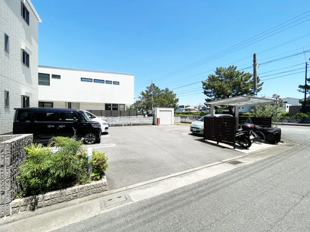 ベレオ新蔵の駐車場
