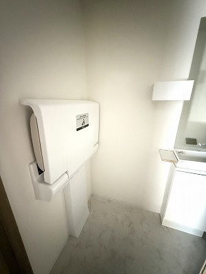 【トイレ】 | パレスプラザエノモト | おむつ台（残置）