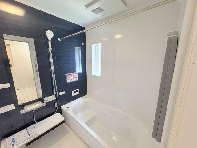 沖縄市美里６丁目２期-１１号棟の浴室