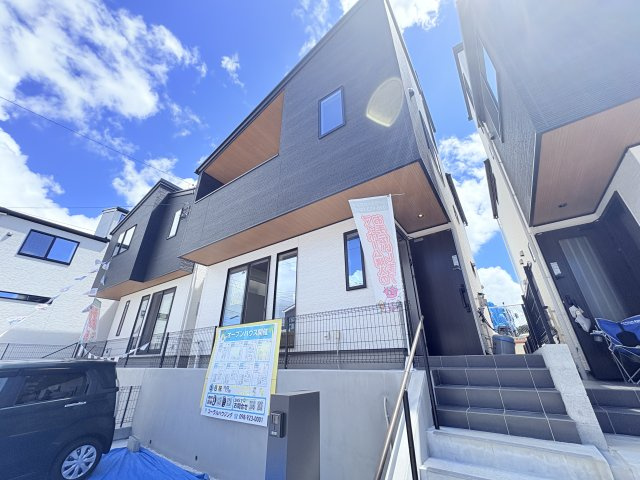 沖縄市美里６丁目２期-１１号棟の外観