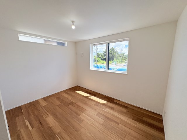 沖縄市美里６丁目２期-１１号棟の洋室