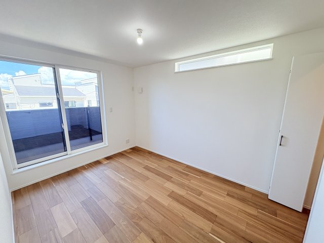 沖縄市美里６丁目２期-１１号棟の洋室