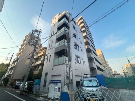 Maison K のエントランス