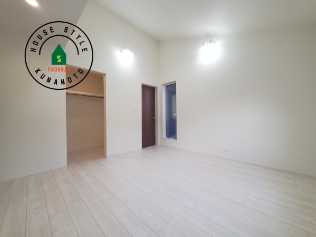 熊本市北区武蔵ケ丘2丁目第1-2棟（1号棟）の内観：施工例|主寝室には収納力に優れたクローゼットがありますので、お部屋もすっきり片付きます。